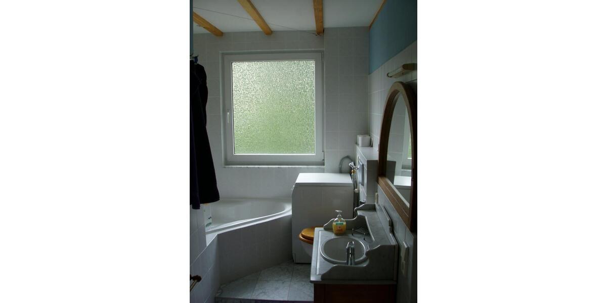 Dachgeschoßwohnung Bonn Küdinghoven - 3 Zimmer, 85 m&sup2;, 1.500&euro; | Angebot:24442820