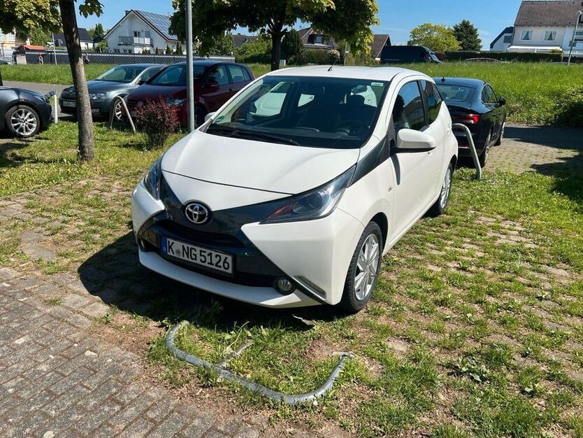 Aygo (X)