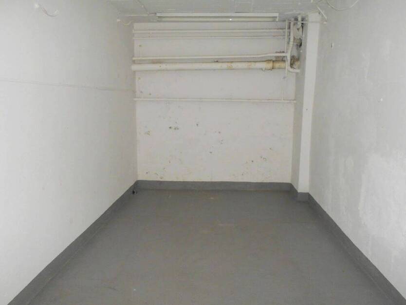 HalleKreativfläche mit Büro und Lagerkeller, Hintergebäude, LieferzufahrtTor, provisionsfrei