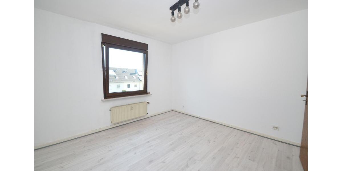 Etagenwohnung Brühl - 3 Zimmer, 65 m&sup2;, 600&euro; | Angebot:26279258