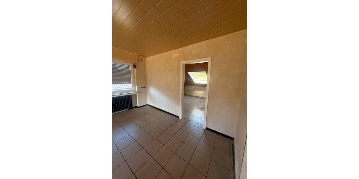 Etagenwohnung Wermelskirchen - 3 Zimmer, 80 m&sup2;, 900&euro; | Angebot:27598686
