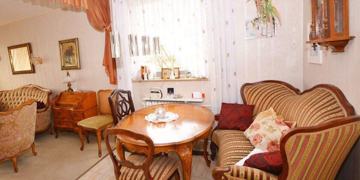 Etagenwohnung Brühl - 3 Zimmer, 100 m&sup2;, 299.000&euro; | Angebot:25748345