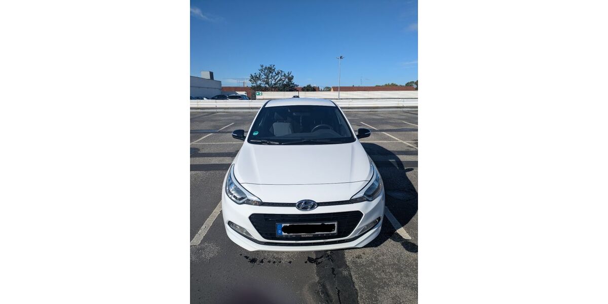 Hyundai i20 93.015 km 8.900 &euro; Leverkusen 51371