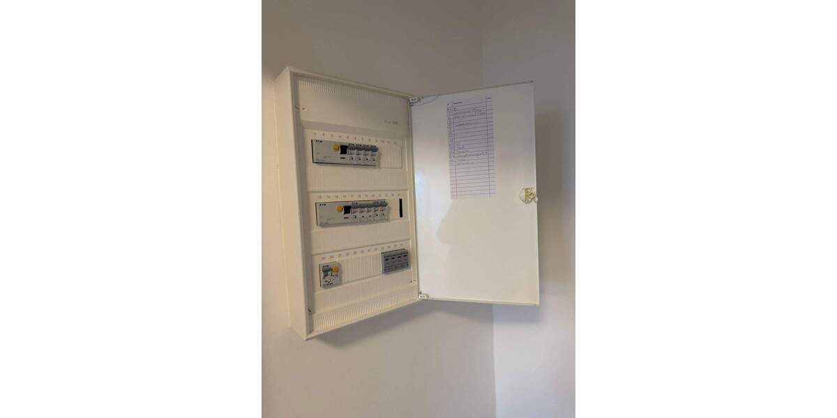 Etagenwohnung Köln Westhoven - 3 Zimmer, 96 m&sup2;, 1.400&euro; | Angebot:25361837