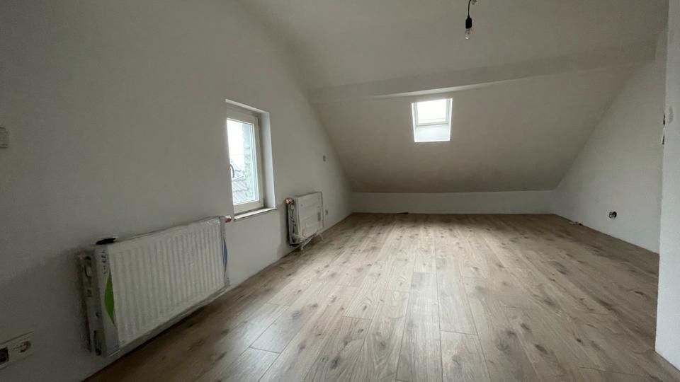 Frisch saniertes Haus mit 80 m2 in Meschenich 3 zimmer