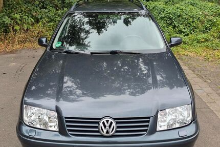 VW Bora 215.665 km 3.900 &euro; Sankt Augustin 53757