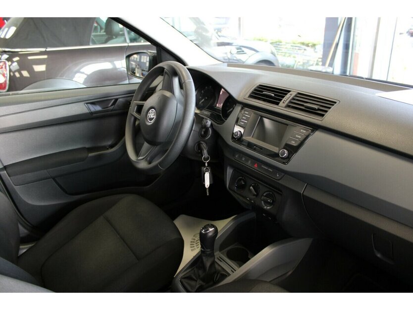 Skoda Fabia 1.0 MPI Cool Edition 66.971 km 8.980 € Euskirchen 53881