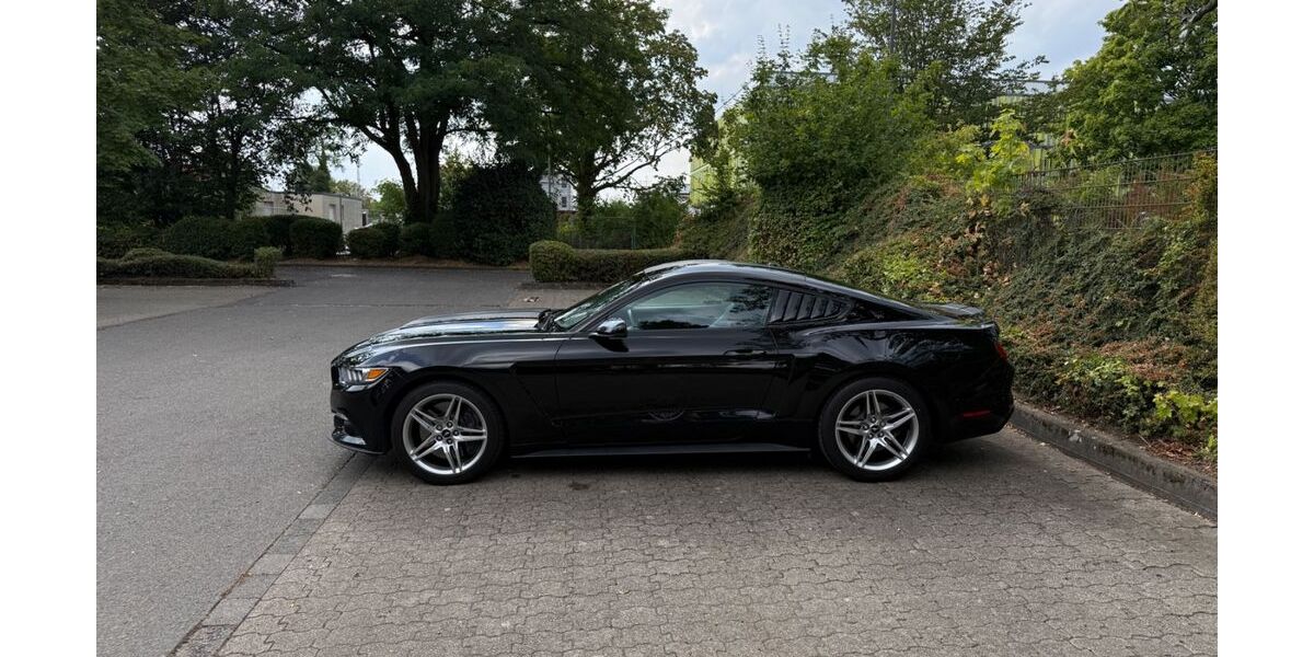 Ford Mustang 65.960 km 20.900 &euro; Troisdorf 53844