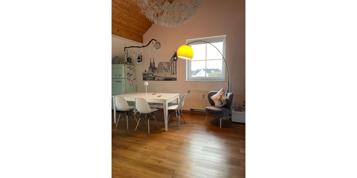 Moderne Dachgeschosswohnung in zentraler Lage von Siegburg 2 zimmer