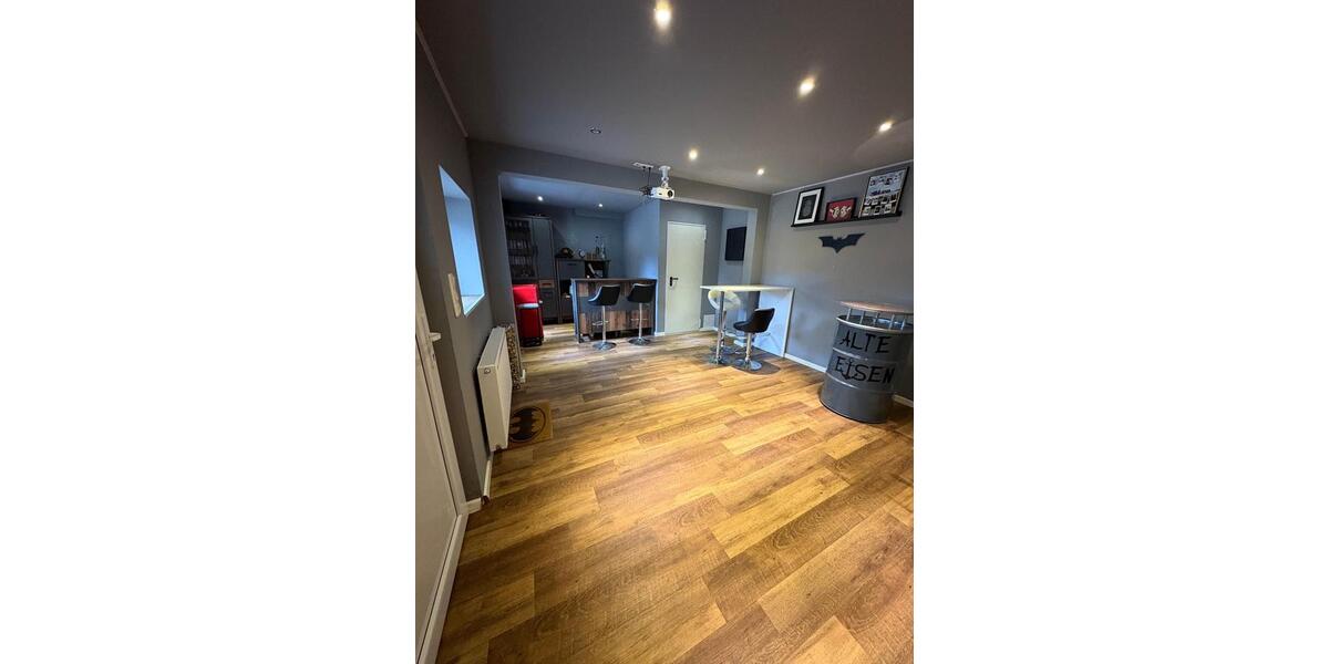 Einfamilienhaus Bedburg - 9 Zimmer, 220 m&sup2;, 550.000&euro; | Angebot:26283782