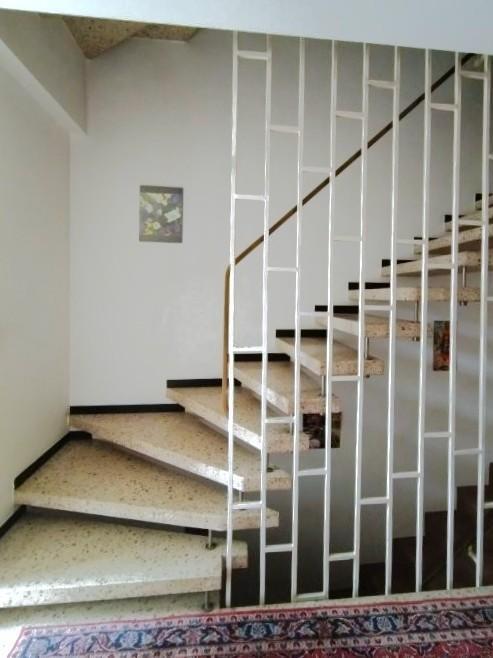 Gute Gelegneheit Großzügig geschnittenes Reihenendhaus mit Balkon, schönem Garten und Garage 6 zimmer