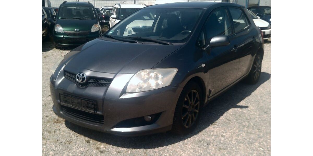 Toyota Auris 147.000 km 3.999 &euro; Bonn 53227