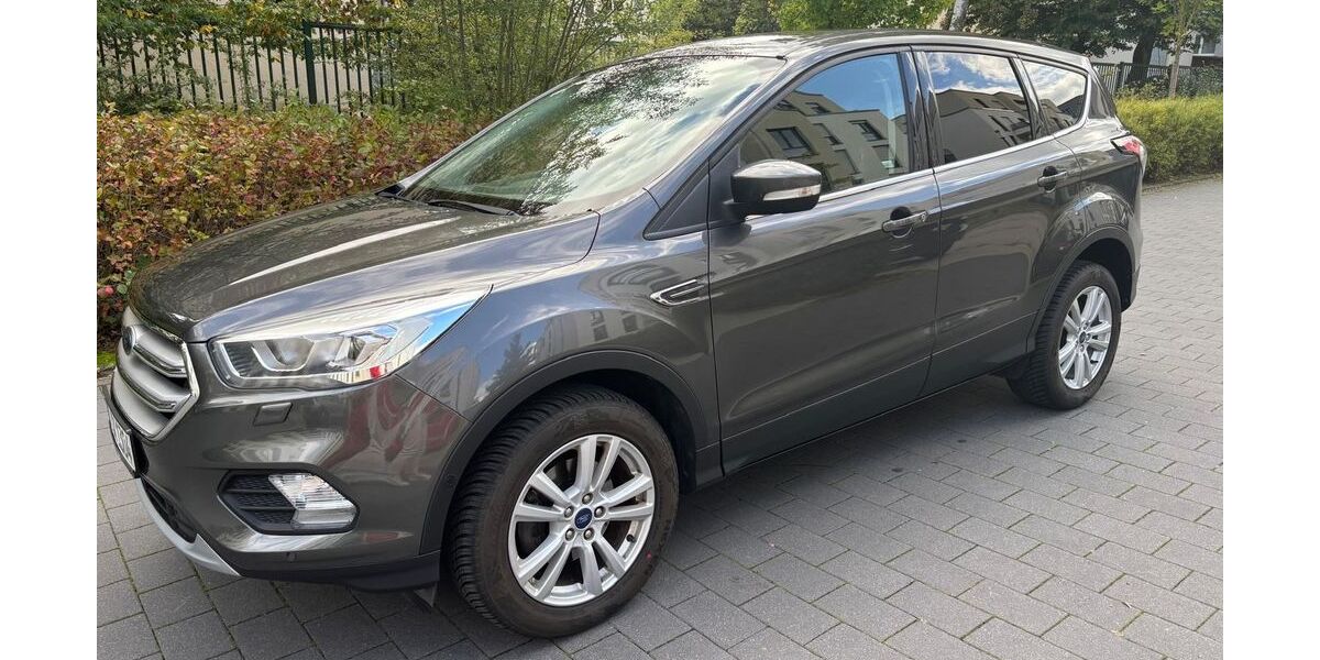 Ford Kuga 136.000 km 12.490 &euro; Bonn 53177