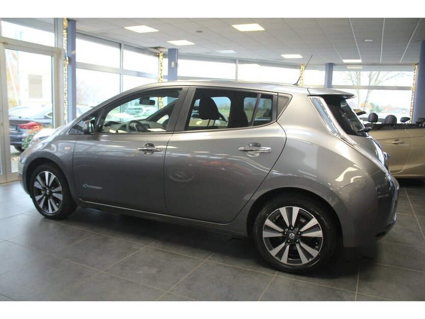 Nissan Leaf 30 kWh Tekna 360° 1.Hand 9.986 km 9.980 € Euskirchen 53881