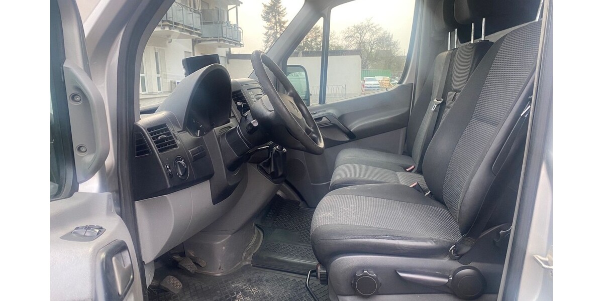 Mercedes-Benz Sprinter 277.000 km 8.800 &euro; Köln 50667