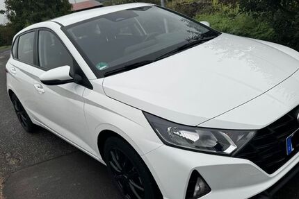 Hyundai i20 28.364 km 13.999 € Euskirchen 53881