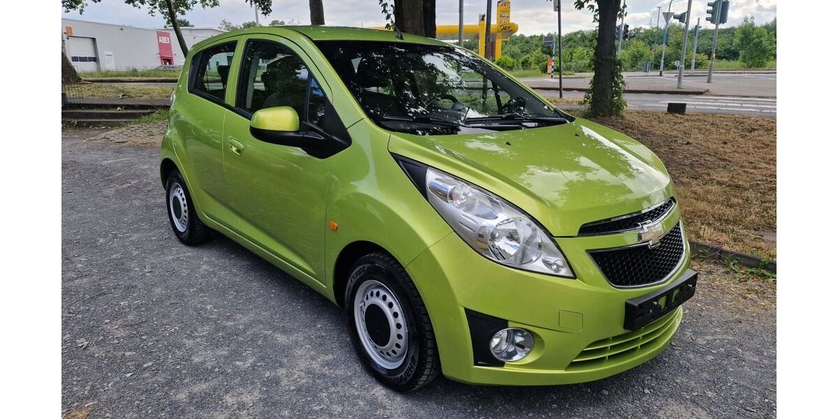 Chevrolet Spark 68.000 km 3.999 € Köln 51107