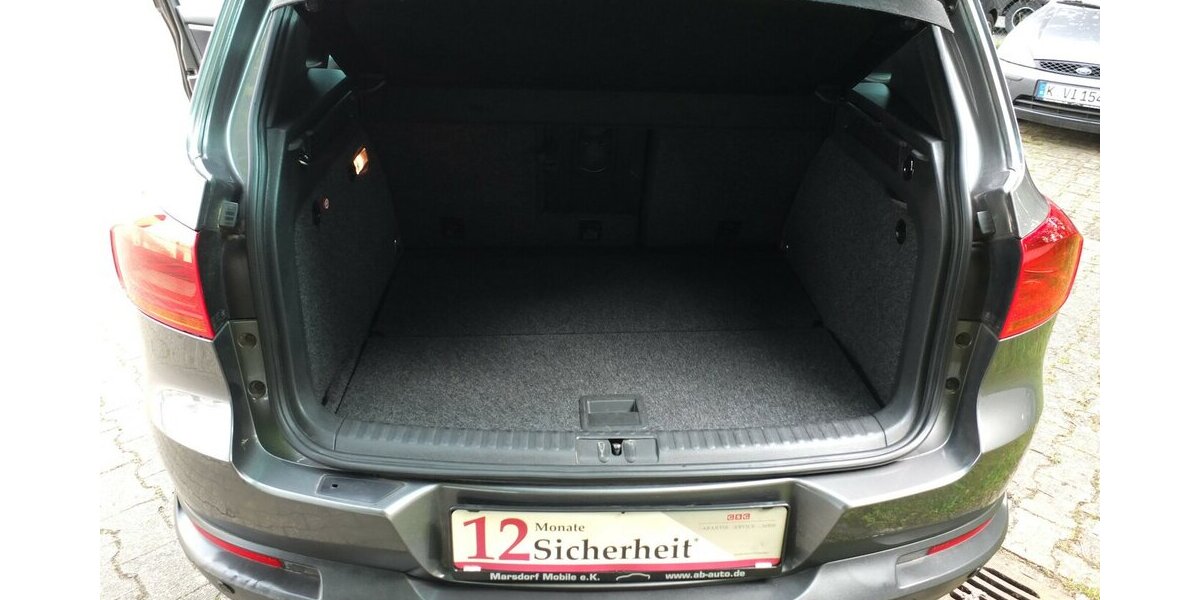 VW Tiguan LIFE BMT NAVI AHK PARKPILOT SHZ BLUETOOTH 124.710 km 12.304 &euro; Köln 50858