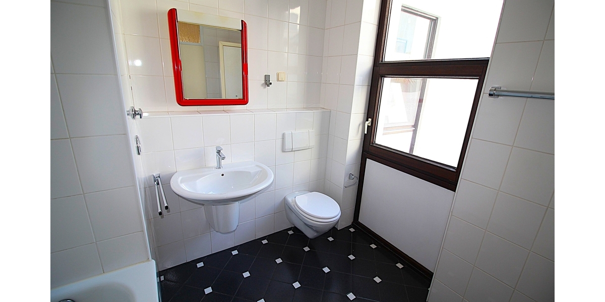 Bezugsfrei! Barrierefrei! Frisch renoviert! Top 2 Zimmer ETW mit Aufzug, Terrasse, und TG-Stellplatz - Etagenwohnung Sankt Augustin | Angebot:26905800