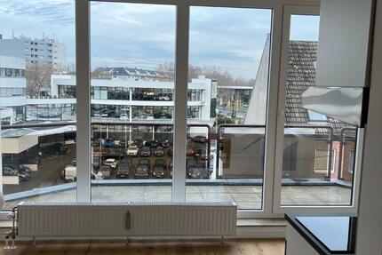 Helles Apartment im Dachgeschoss mit großem Balkon in Raderthal zimmer