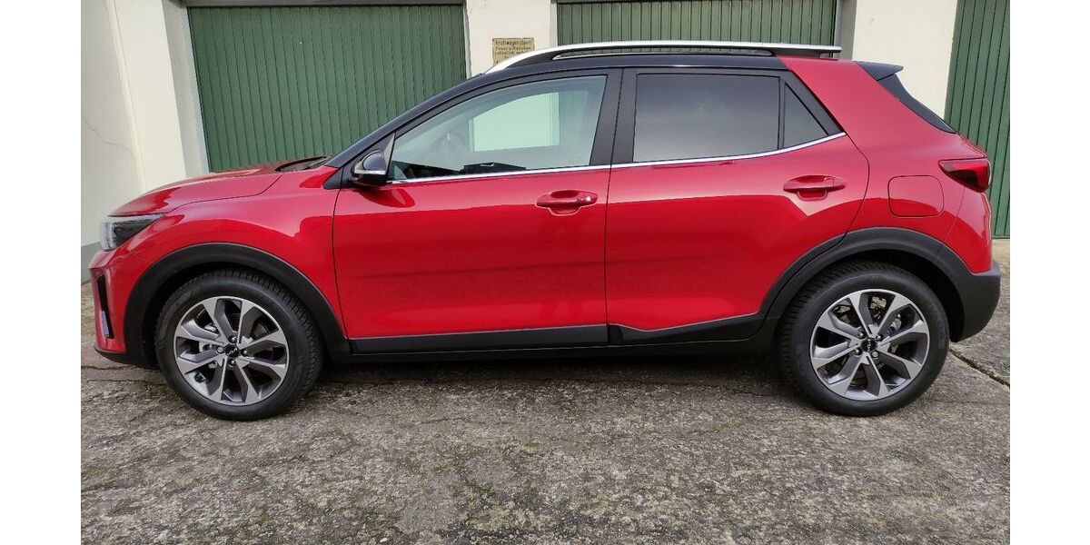 Kia Stonic 36.000 km 18.100 &euro; Köln 50735