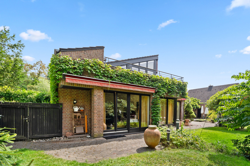 Hochwertiges, flexibel nutzbares Architektenhaus mit EinliegerWohnung und Traumgarten in begehrter Lage von Bonn-Röttgen