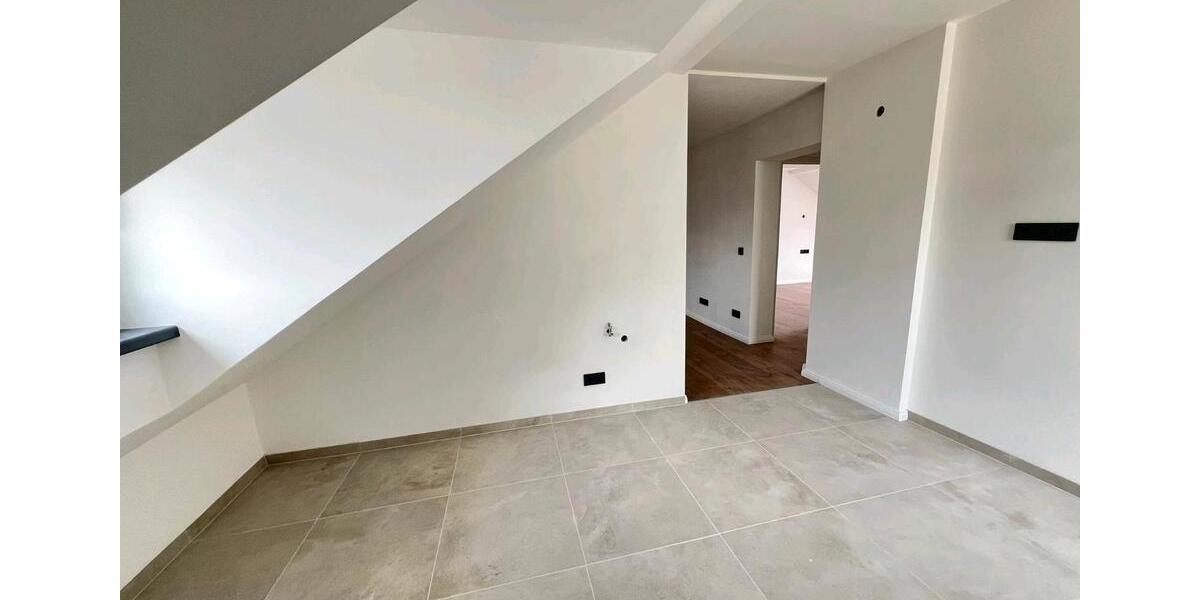 Dachgeschoßwohnung Brühl - 3 Zimmer, 54 m&sup2;, 870&euro; | Angebot:26411501