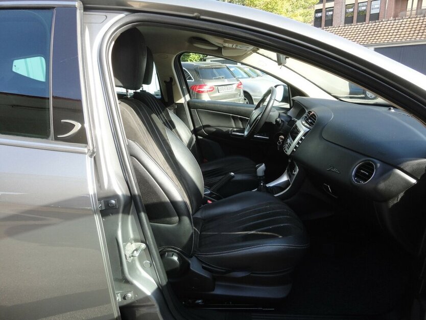 Lancia Delta Oro 1,9d 140 KW 2.Hd Klimatr+Navi+LederPDC 167.000 km 4.950 € Neuss 41462