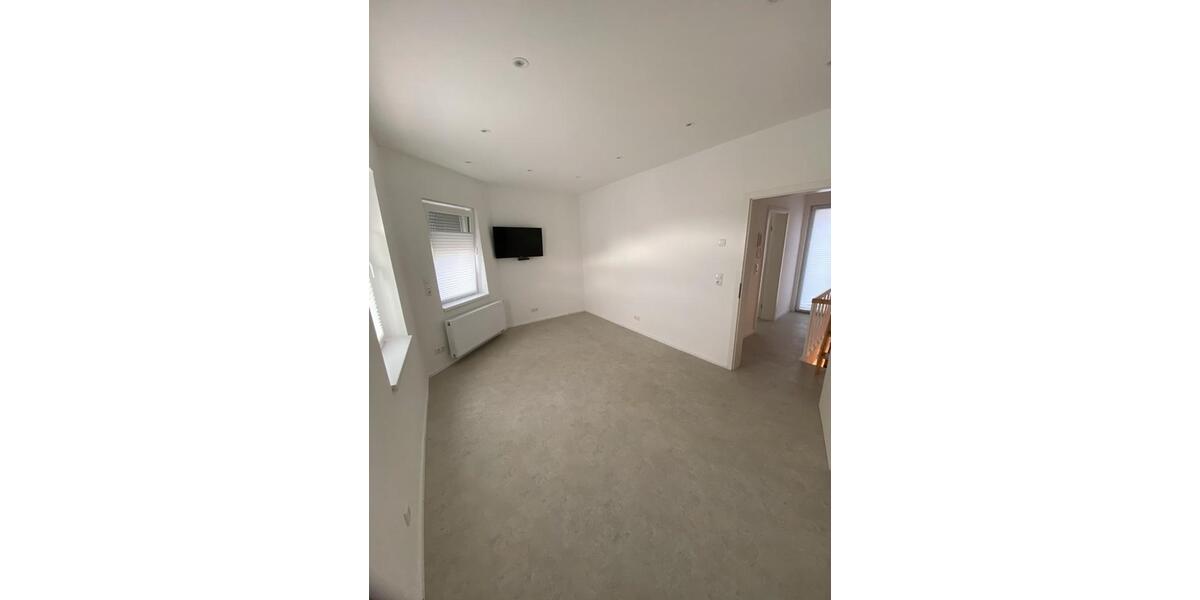 Reihenhaus Euskirchen Dom-Esch - 3 Zimmer, 80 m&sup2;, 1.127&euro; | Angebot:24899982