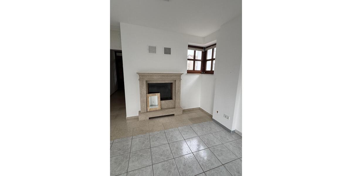 Erdgeschoßwohnung Bergisch Gladbach Paffrath - 3 Zimmer, 109 m&sup2;, 1.450&euro; | Angebot:25271153