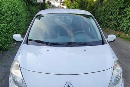 Renault Clio 86.000 km 3.500 &euro; Köln 50829