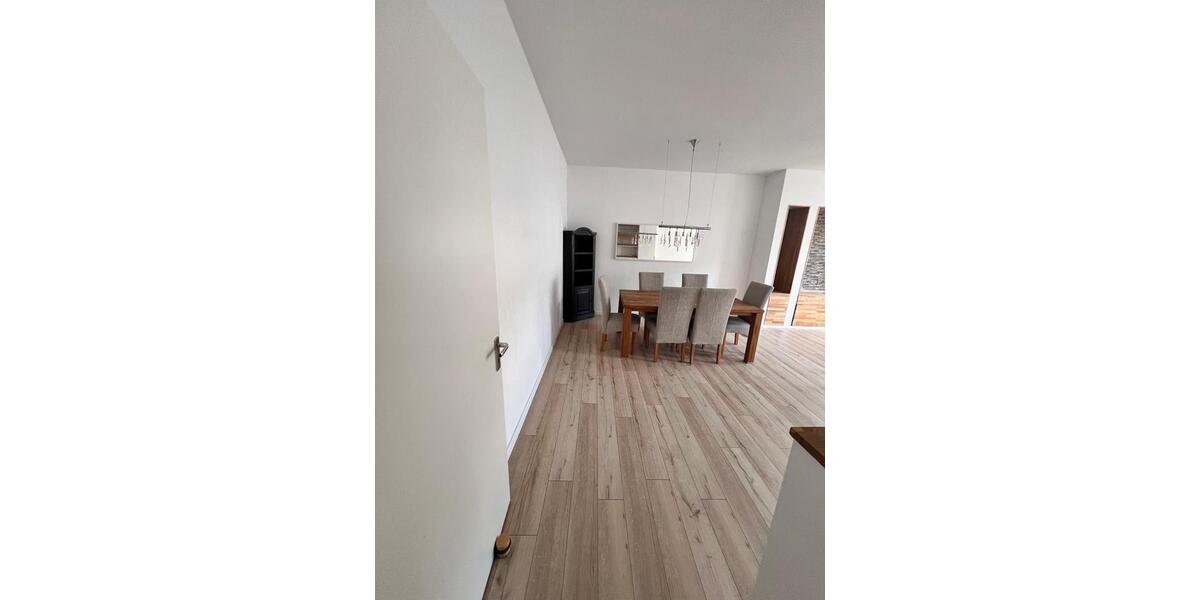 Etagenwohnung Solingen Aufderhöhe - 3 Zimmer, 100 m&sup2;, 1.250&euro; | Angebot:26262949