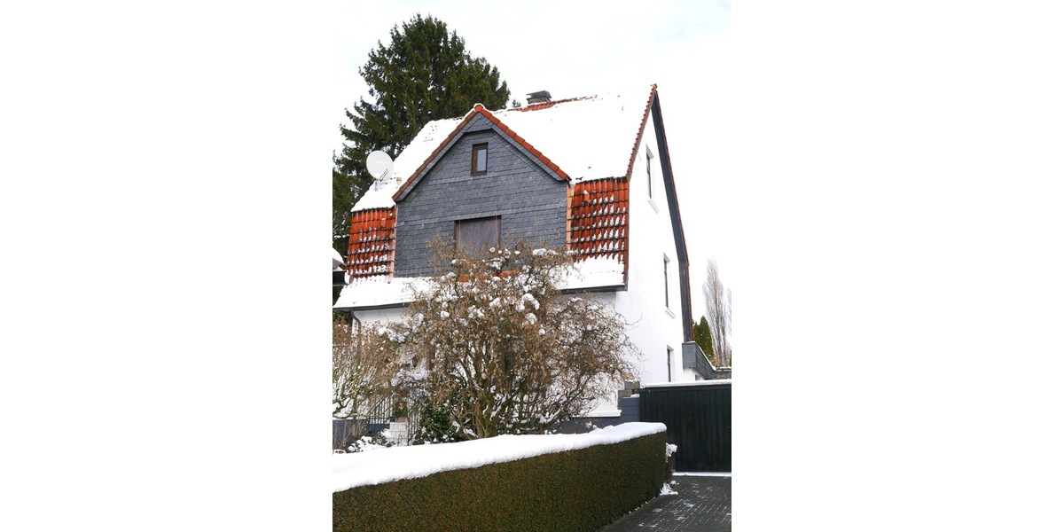 SG, freist. EFH, 5 Zi., 160m² Wfl., 747 GrSt., 2x Doppel-Grg.+CP, Keller, Terr. Stellpl. 5 zimmer