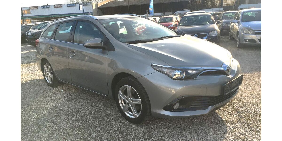 Toyota Auris 181.000 km 7.999 &euro; Bonn 53227