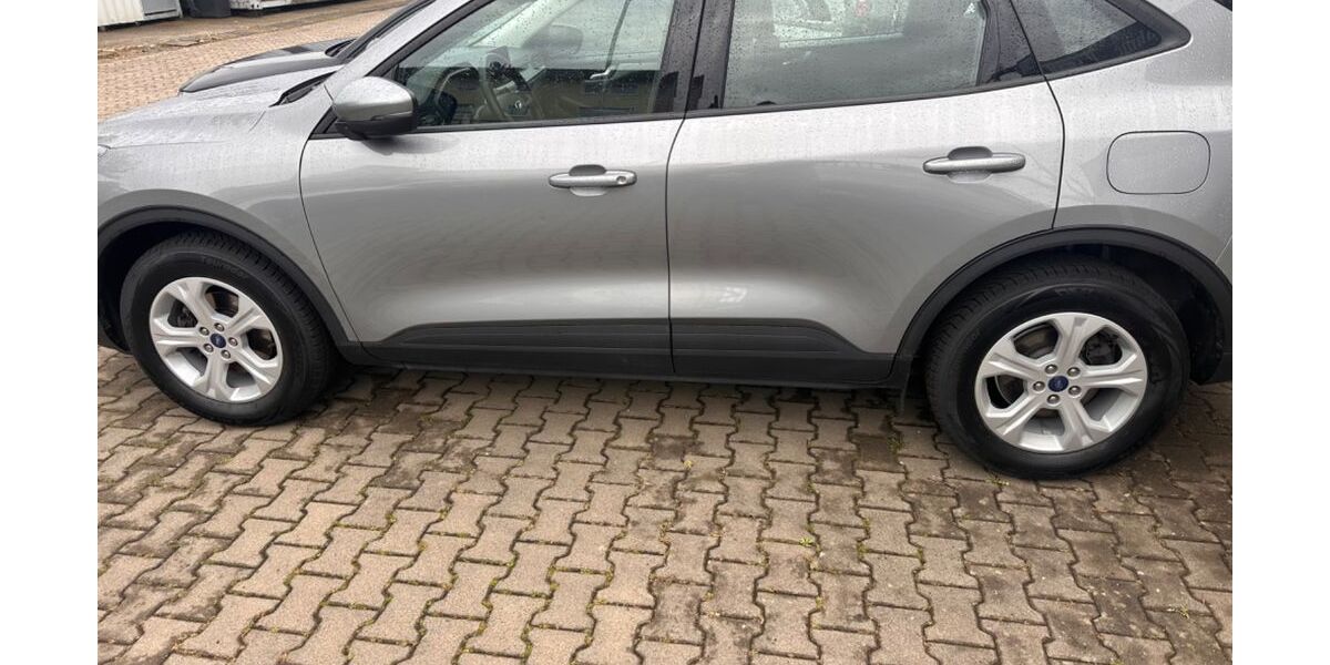 Ford Kuga 60.713 km 12.899 &euro; Kerpen 50170