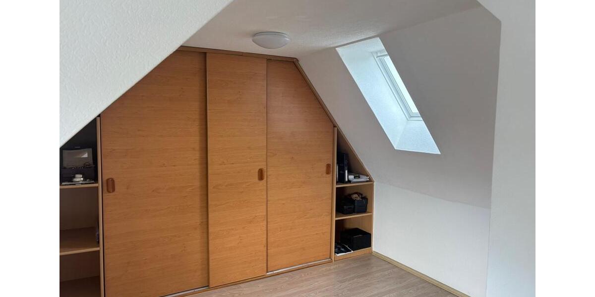 Dachgeschoßwohnung Köln Kalk - 3 Zimmer, 75 m&sup2;, 600&euro; | Angebot:26340377