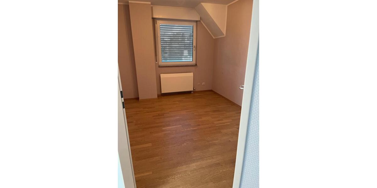 Etagenwohnung Monheim am Rhein - 4 Zimmer, 95 m&sup2;, 275.000&euro; | Angebot:26252279