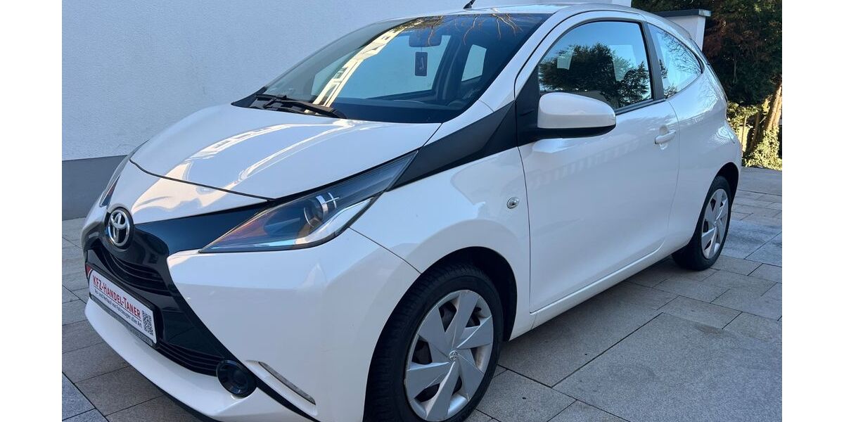 Toyota Aygo (X) 74.900 km 6.900 &euro; Troisdorf (Nähe Köln/Bonn) 53844