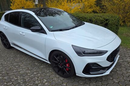 Ford Focus 6.600 km 33.300 &euro; Hürth 50354