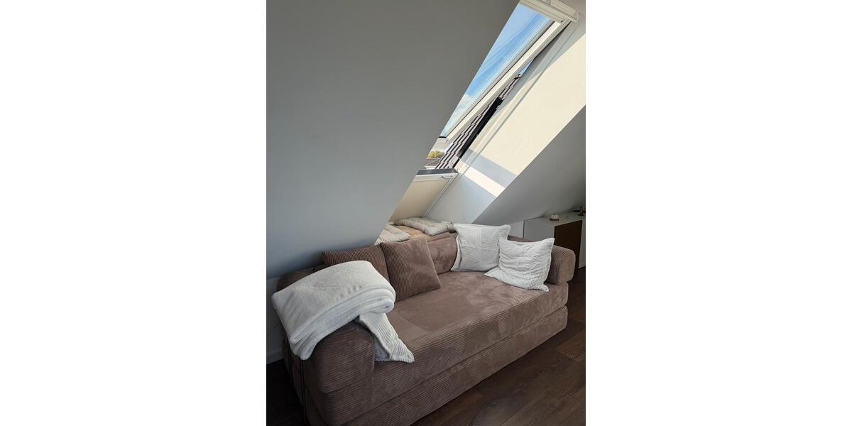 Dachgeschoßwohnung Köln Kalk - 1.5 Zimmer, 35 m&sup2;, 600&euro; | Angebot:27596752