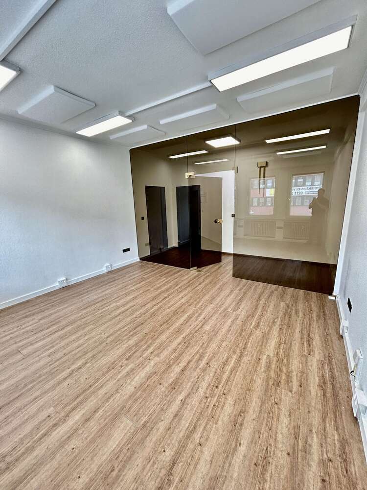 Büro in Düsseldorf 1.150 € 92 m²