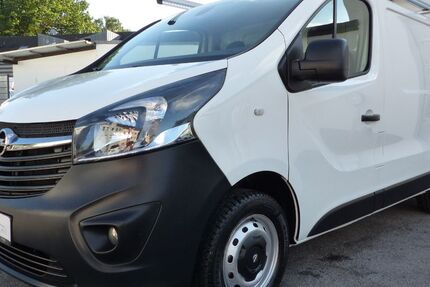 Opel Vivaro 68.500 km 15.800 € Solingen 42699
