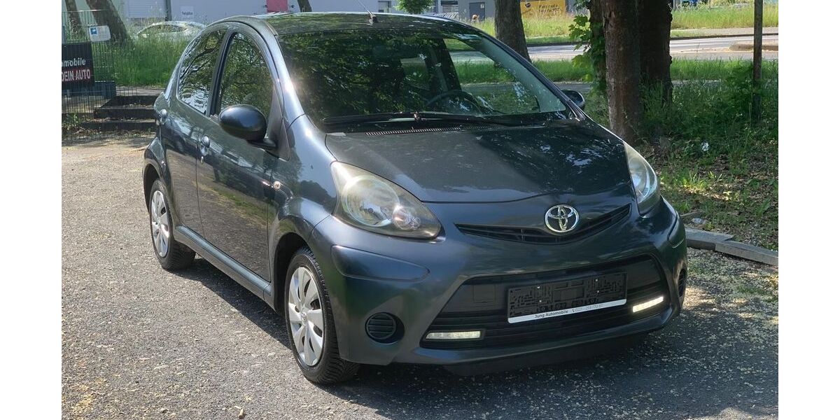 Toyota Aygo (X) 60.000 km 5.750 &euro; Köln 51107