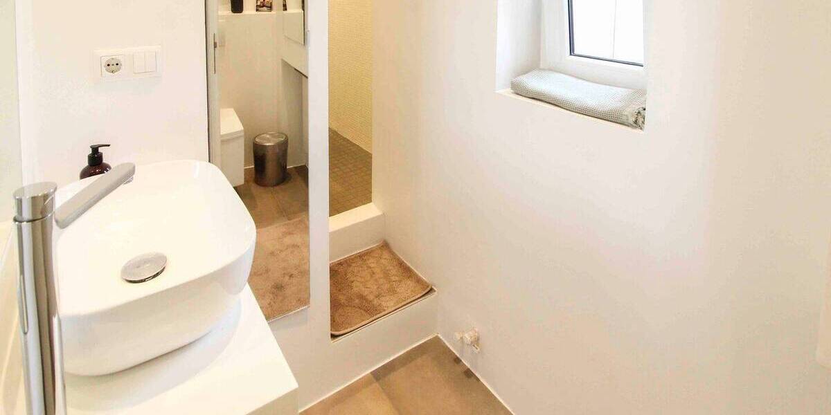 Etagenwohnung Köln Neuehrenfeld - 2 Zimmer, 82 m&sup2;, 327.000&euro; | Angebot:26377810