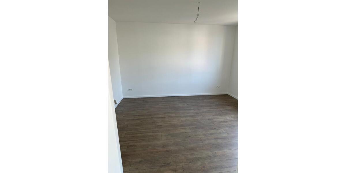 Etagenwohnung Solingen - 4 Zimmer, 100 m&sup2;, 1.000&euro; | Angebot:26265943