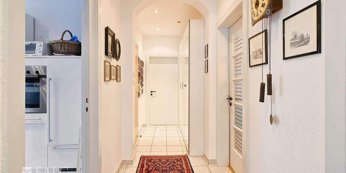 Mehrfamilienhaus, Wohnhaus Köln Weiden - 9 Zimmer, 251 m&sup2;, 1.150.000&euro; | Angebot:25696521