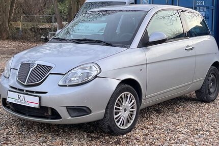 Lancia Ypsilon 114.000 km 1.990 &euro; Solingen 42651