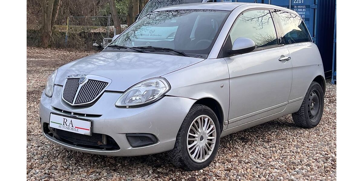 Lancia Ypsilon 114.000 km 1.990 &euro; Solingen 42651