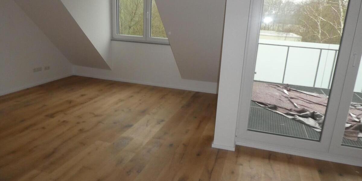 Neue helle Dachgeschoßwohnung mit moderner Heiztechnik im Energiesparhaus Bonn-Endenich - Dachgeschoßwohnung Bonn Dransdorf | Angebot:24049039