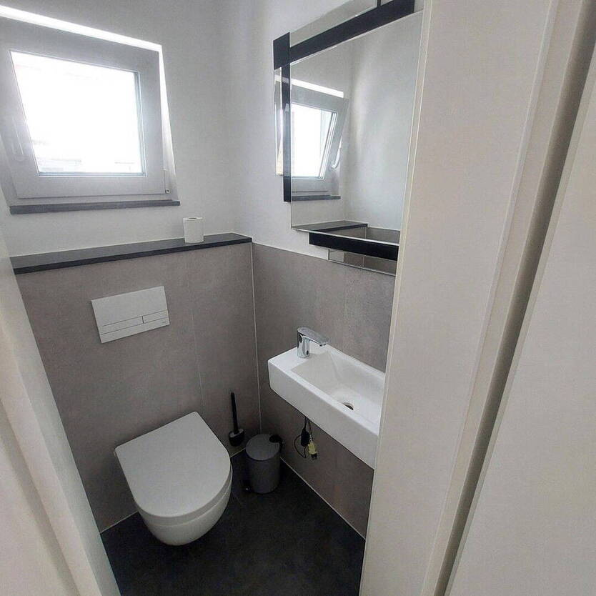 Modernisiertes Zweifamilienhaus